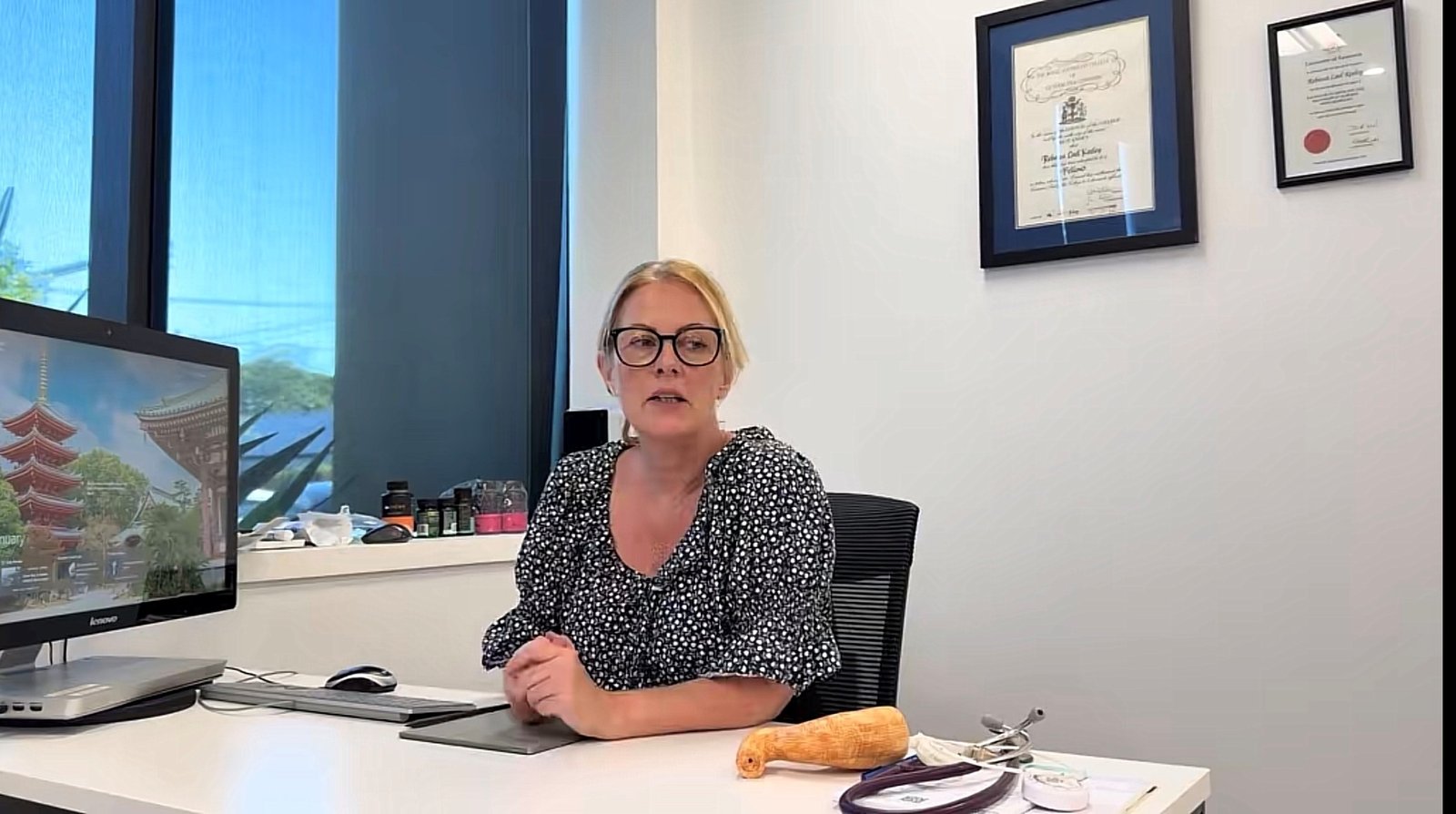 Dr Rebecca Keeley FRACGP in consultation at Sydney Sleeve Surgery